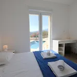 Luma, 3 Avec Piscine Chauffee Villa