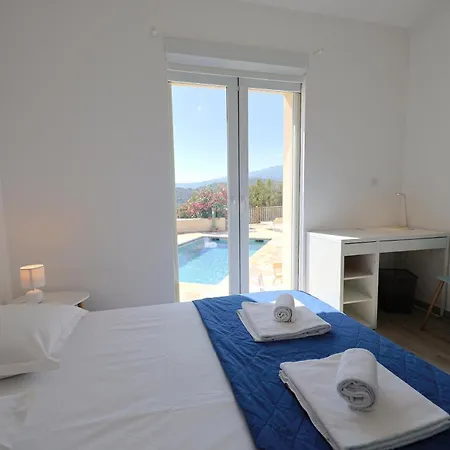 Luma, 3 Avec Piscine Chauffée Villa