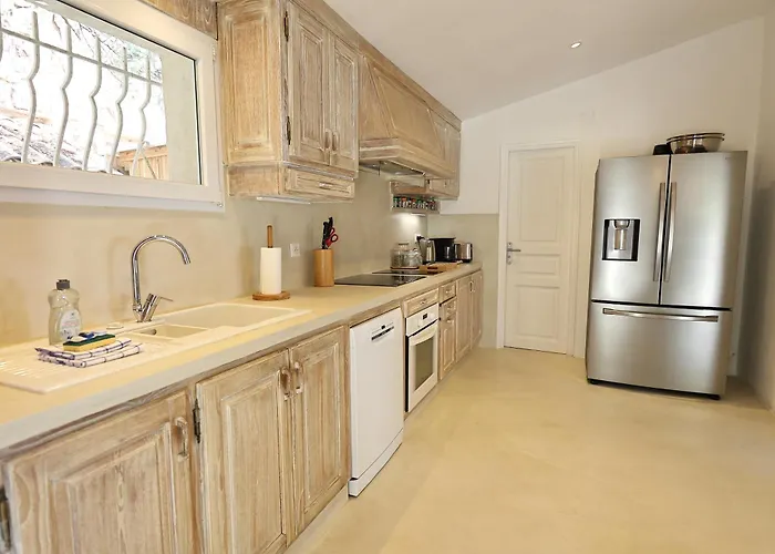 Luma, 3 Avec Piscine Chauffee Villa *