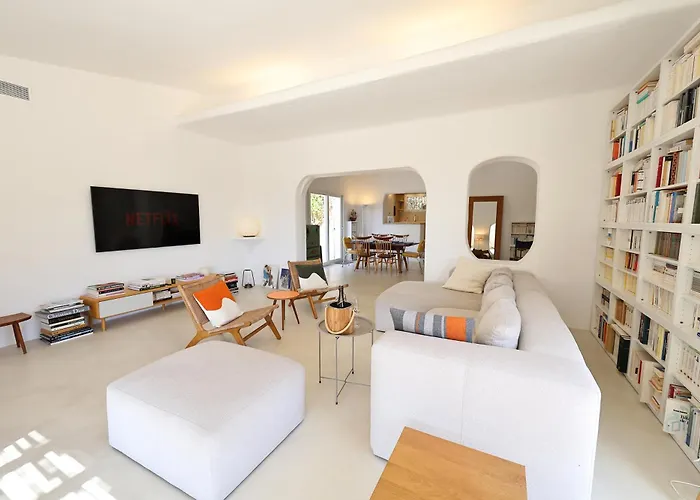 Luma, 3 Avec Piscine Chauffee Villa *